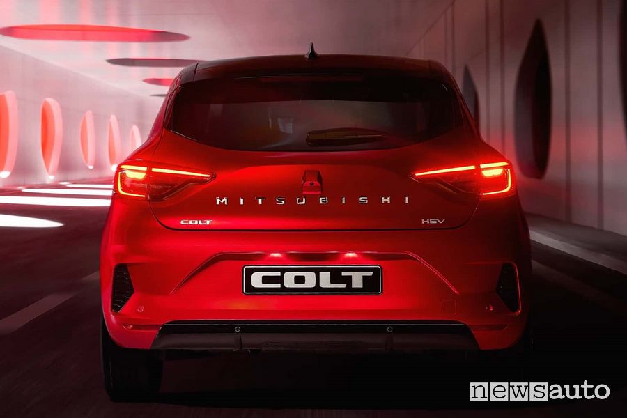 Mitsubishi Colt firma luminosa posteriore
