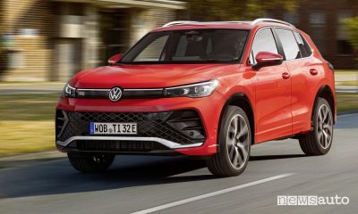 Volkswagen Tiguan R Line eHybrid su strada