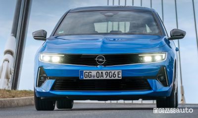Opel Astra Sports Tourer fari IntelliLux LED