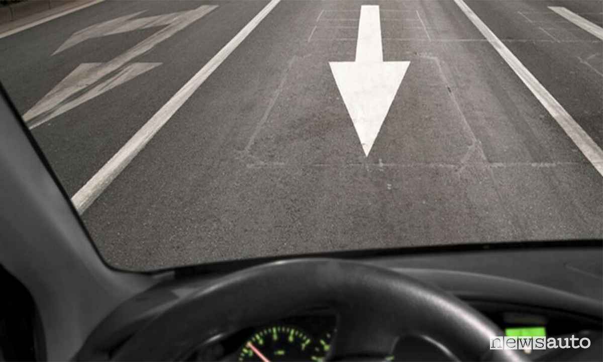 contromano in autostrada