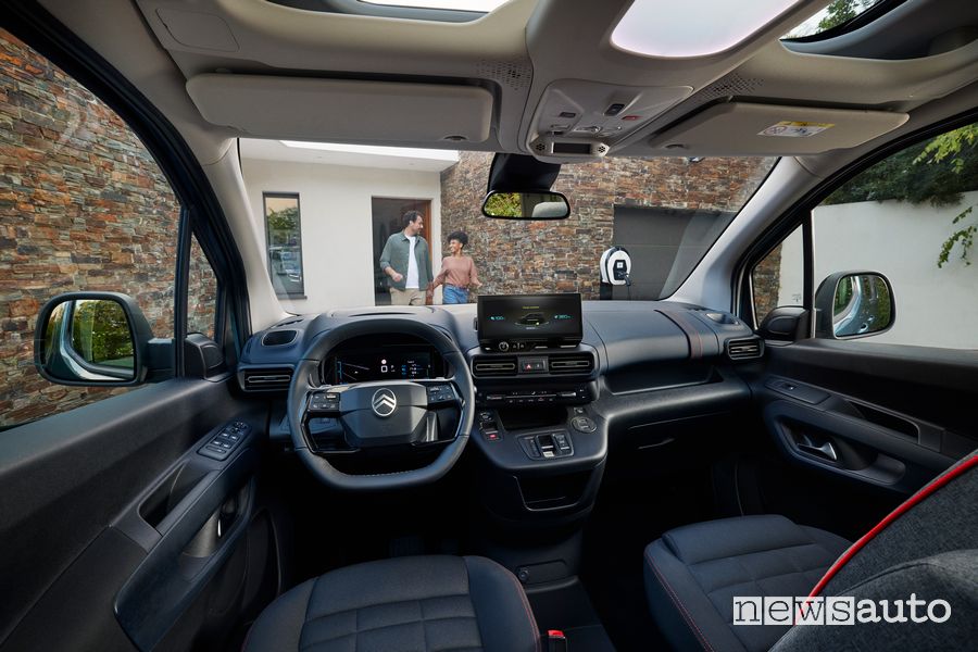 Nuovo Citroen e-Berlingo XTR plancia abitacolo