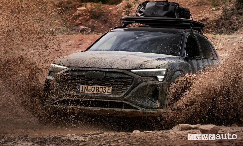 Audi Q8 e-tron edition Dakar mud off road