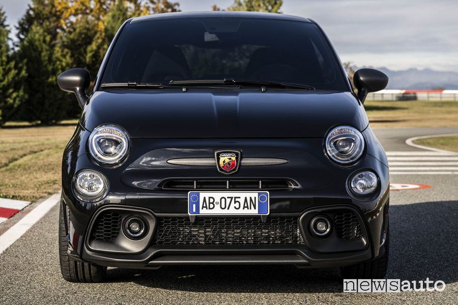Abarth 695 75° Anniversario frontale