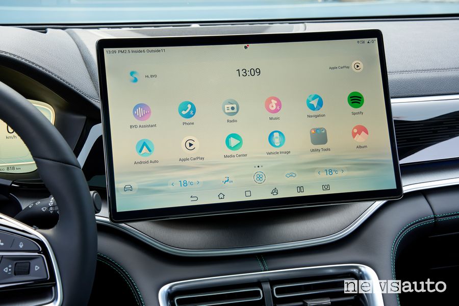 BYD Seal U display touchscreen 15,6 pollici