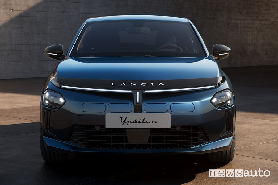 Nuova Lancia Ypsilon Cassina frontale