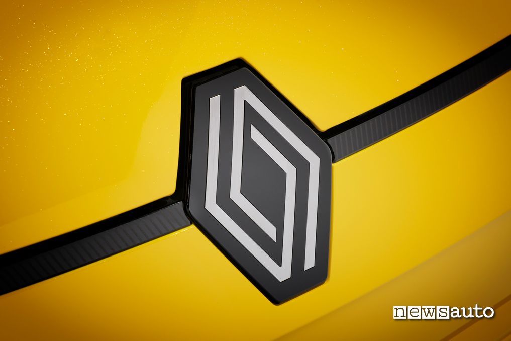 Renault annuncia che le sue auto saranno ancora ibride e non solo elettriche