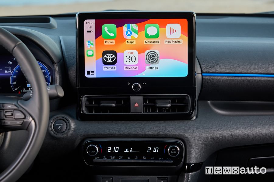 Toyota Yaris Premiere Edition 2024 display infotainment Apple CarPlay