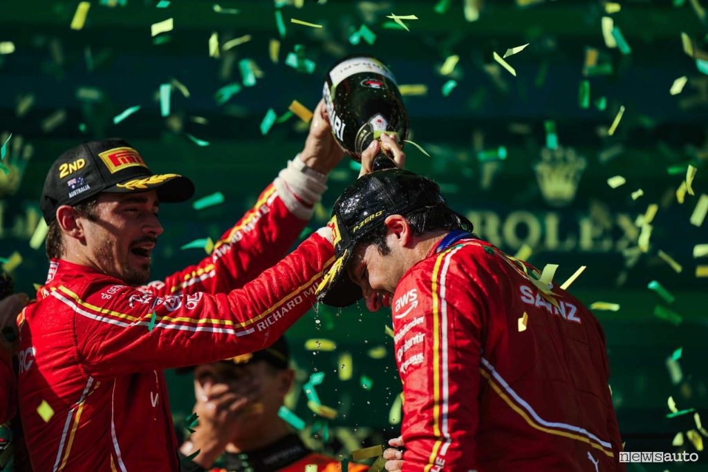 F1 gara Australia 2024 podio Ferrari Sanz primo e Leclerc secondo