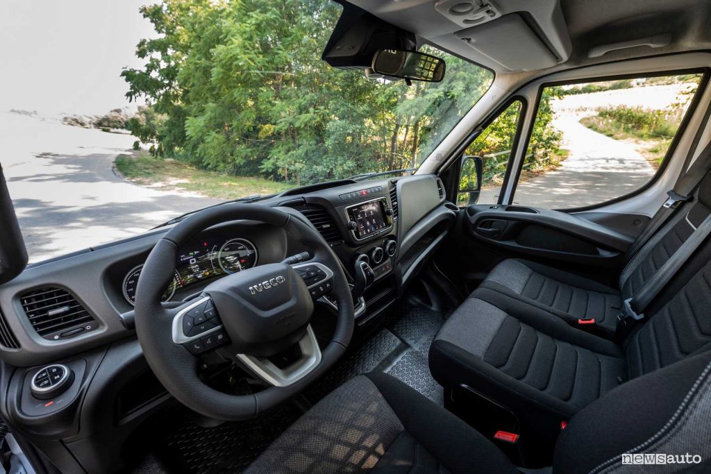 Iveco eDaily steering wheel, cockpit dashboard