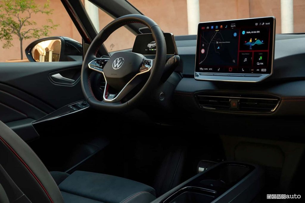 Volkswagen ID.3 GTX plancia abitacolo