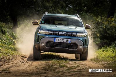 Dacia Duster 4x4 frontale offroad