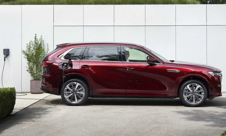 Mazda CX-80 PHEV in ricarica