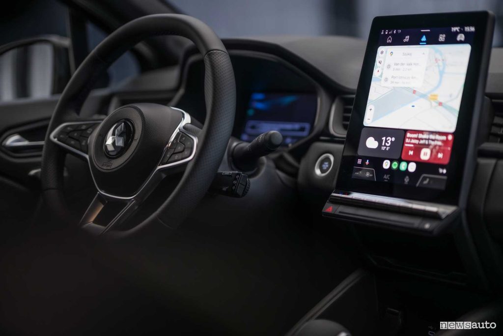 Nuova Mitsubishi ASX display infotainment verticale da 10,4"