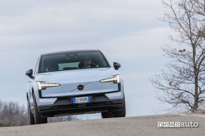 Volvo EX30 test drive prova su strada