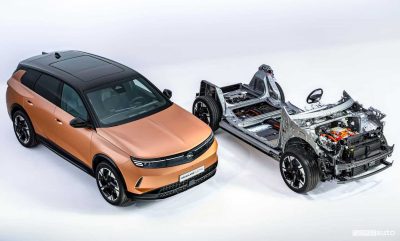 Nuova Opel Grandland piattaforma STLA Medium di Stellantis