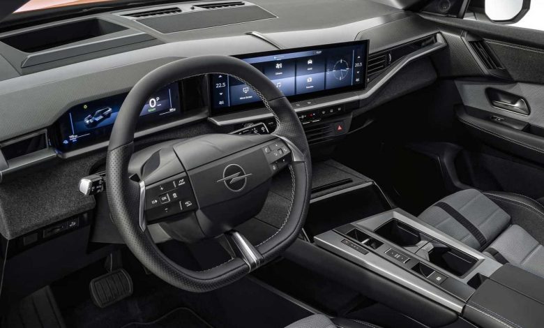 Nuova Opel Grandland volante abitacolo