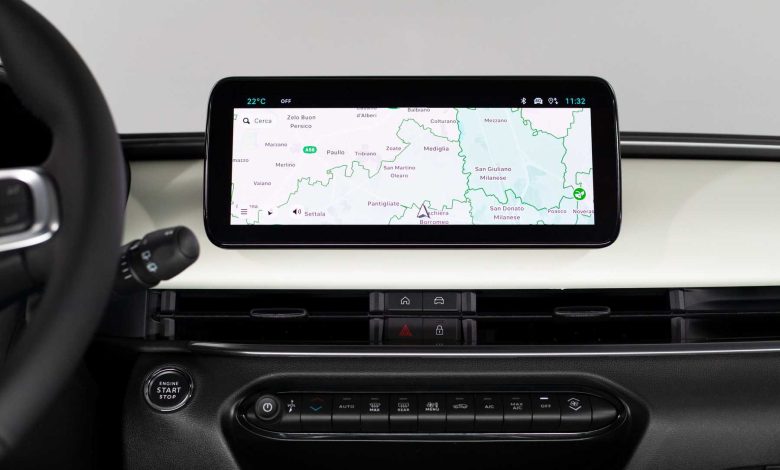 Nuova Fiat 600 Hybrid display navigatore