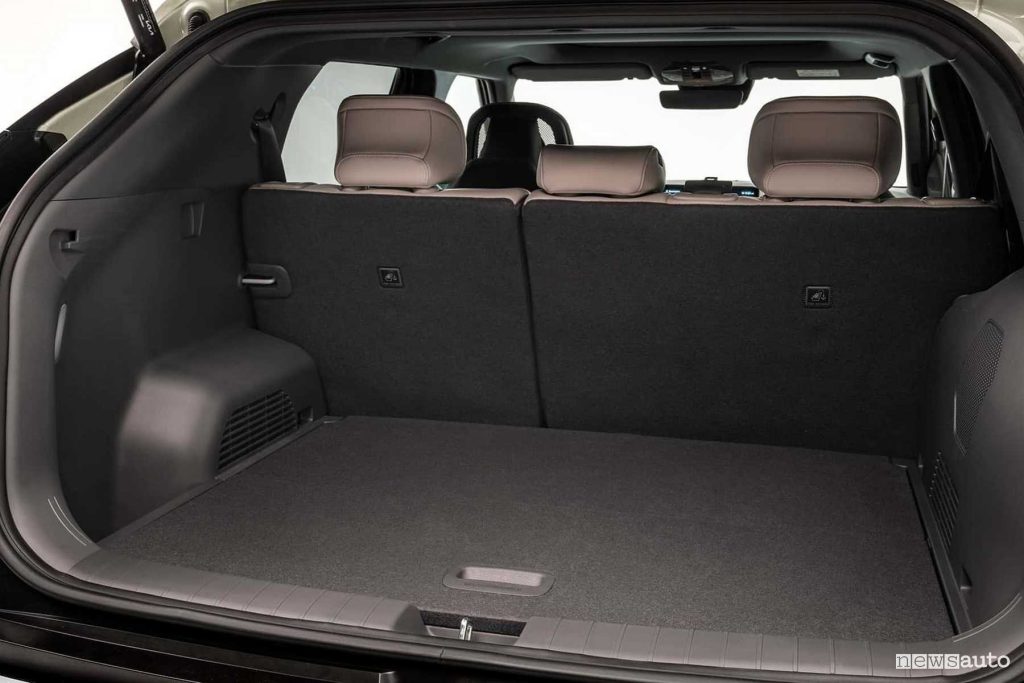 New Kia EV3 GT Line passenger compartment