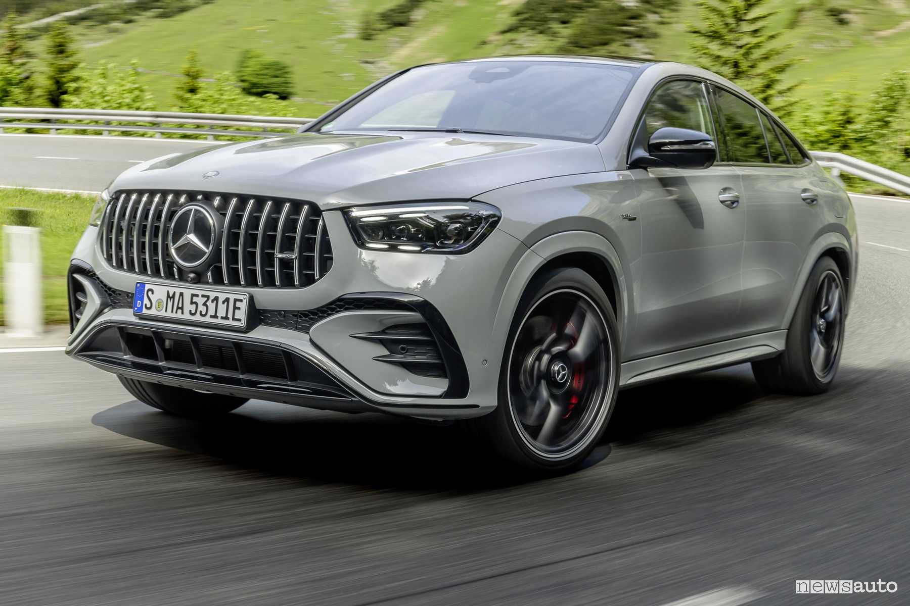 Mercedes-AMG GLE 53 Hybrid 4Matic+ Coupé su strada