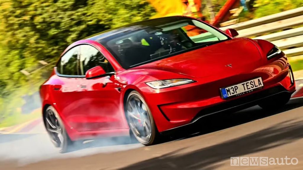 Tesla Model 3 Performance Highland problemi