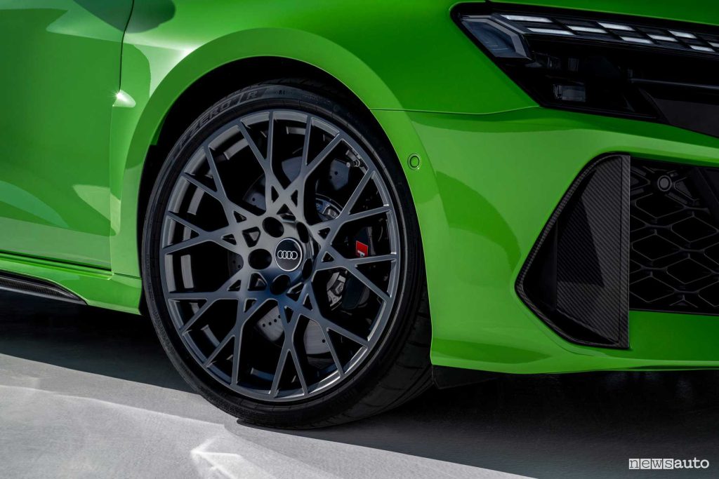 Audi RS 3 Sportback cerchi da 19"