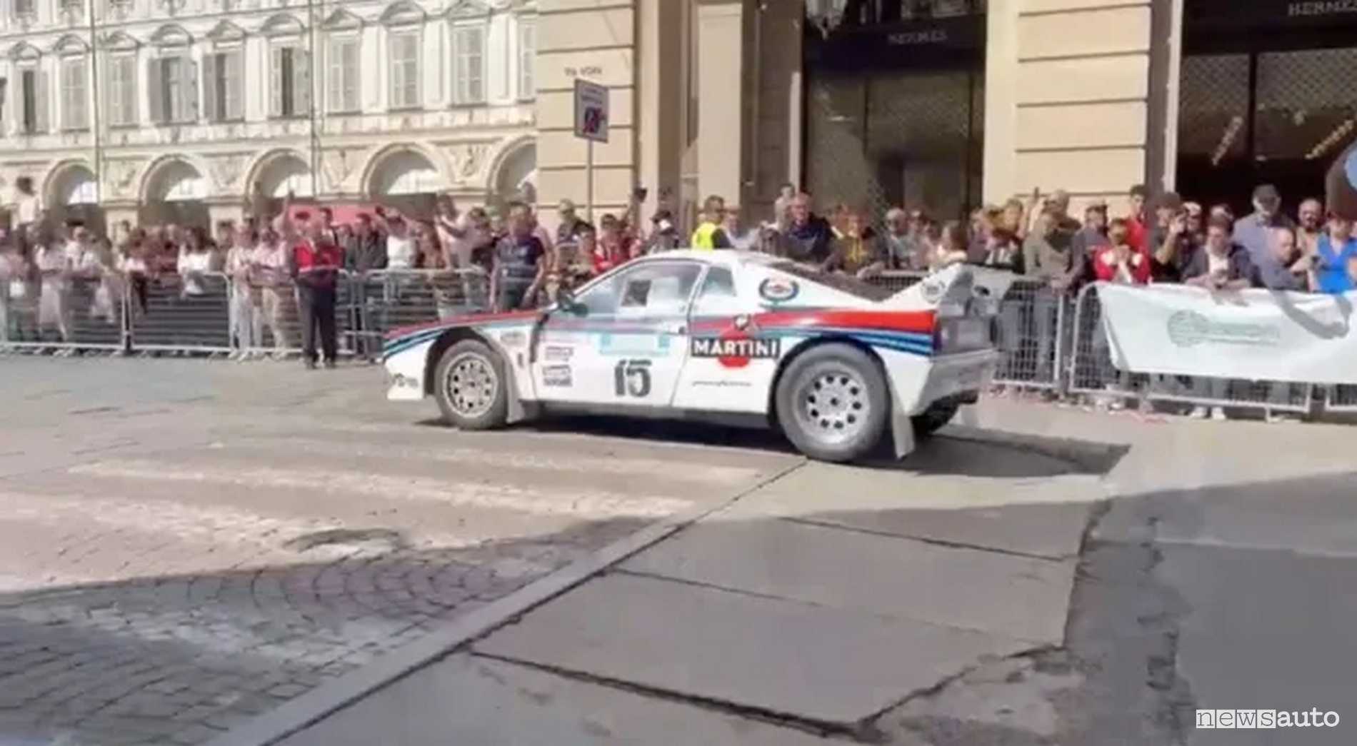 Incidente al Salone Auto Torino, una Lancia Rally 037 piomba contro il pubblico