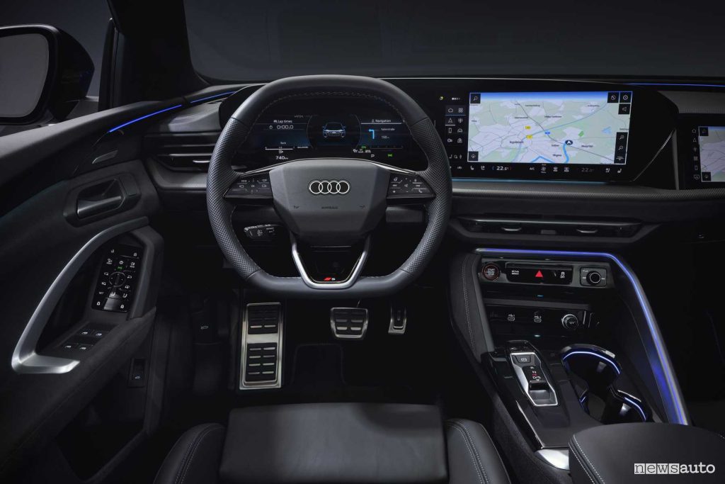 Audi SQ5 TFSI display plancia abitacolo