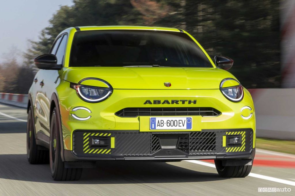 Abarth 600e Turismo in pista