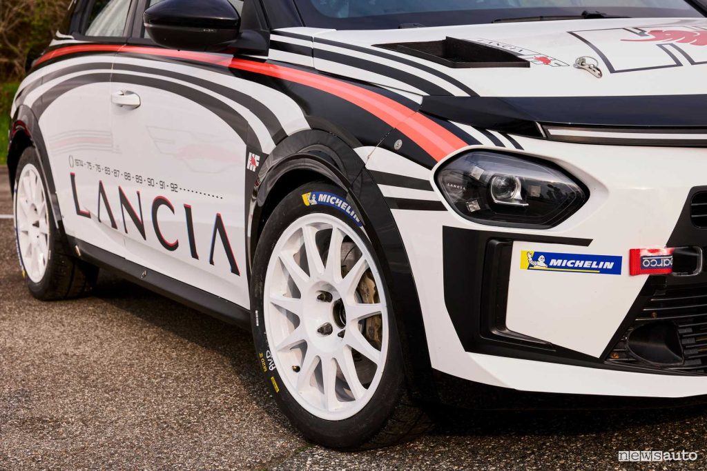 Lancia Ypsilon Rally4 HF cerchi racing