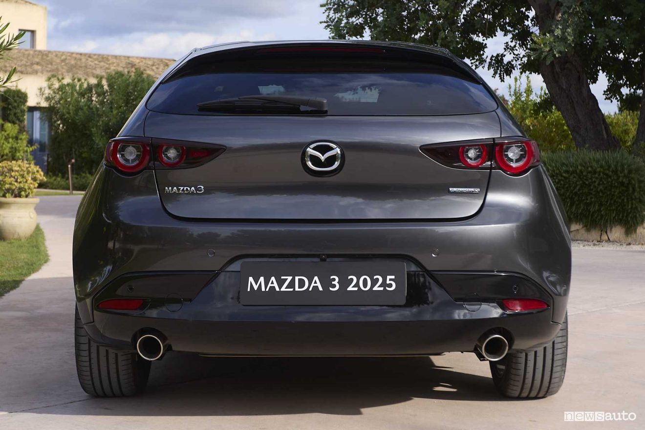 Nuova Mazda 3 2025, caratteristiche e prezzo