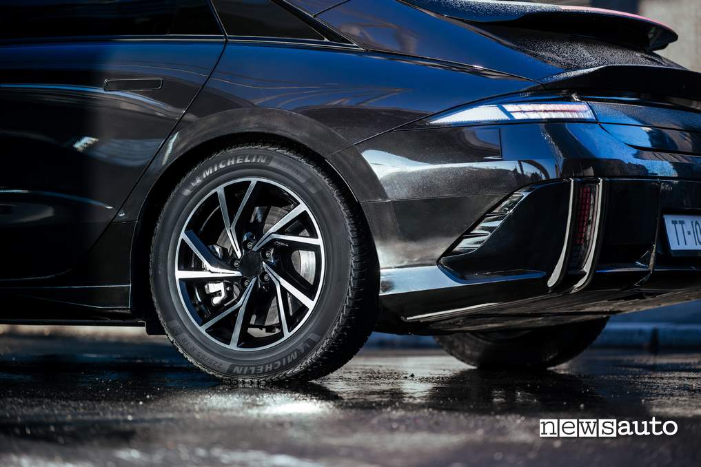 Michelin Alpin 7 su auto elettrica