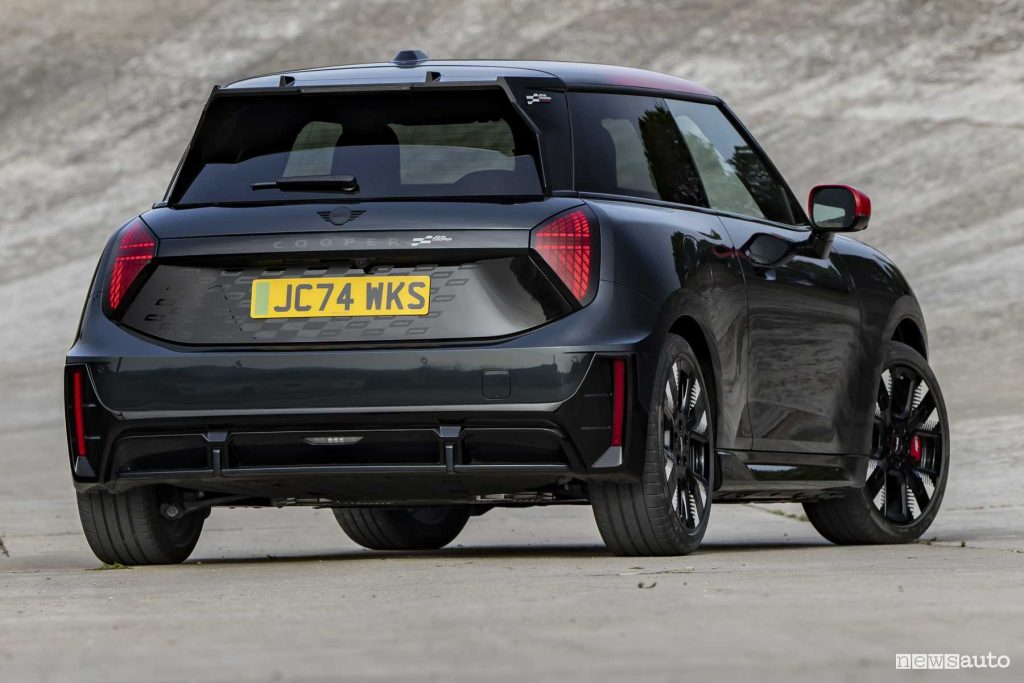 Mini John Cooper Works Electric rear 3/4