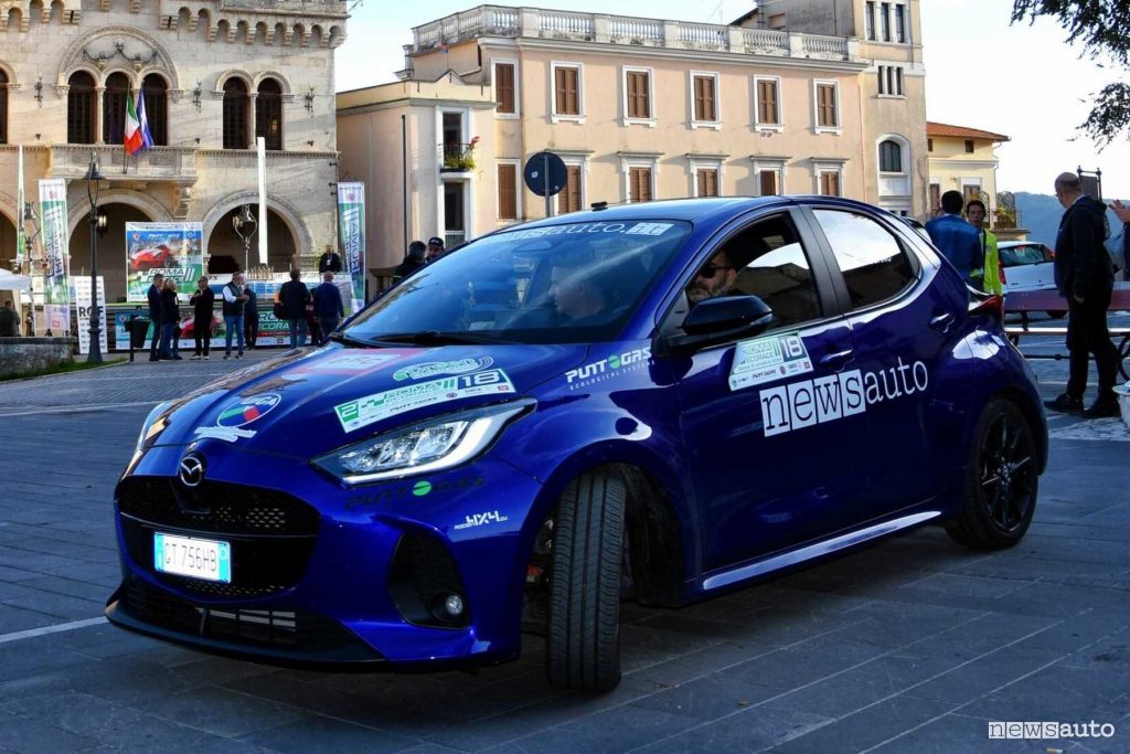 Roma Eco Race 2024 equipaggio Mancini-Sodano su Mazda su Mazda 2 Hybrid