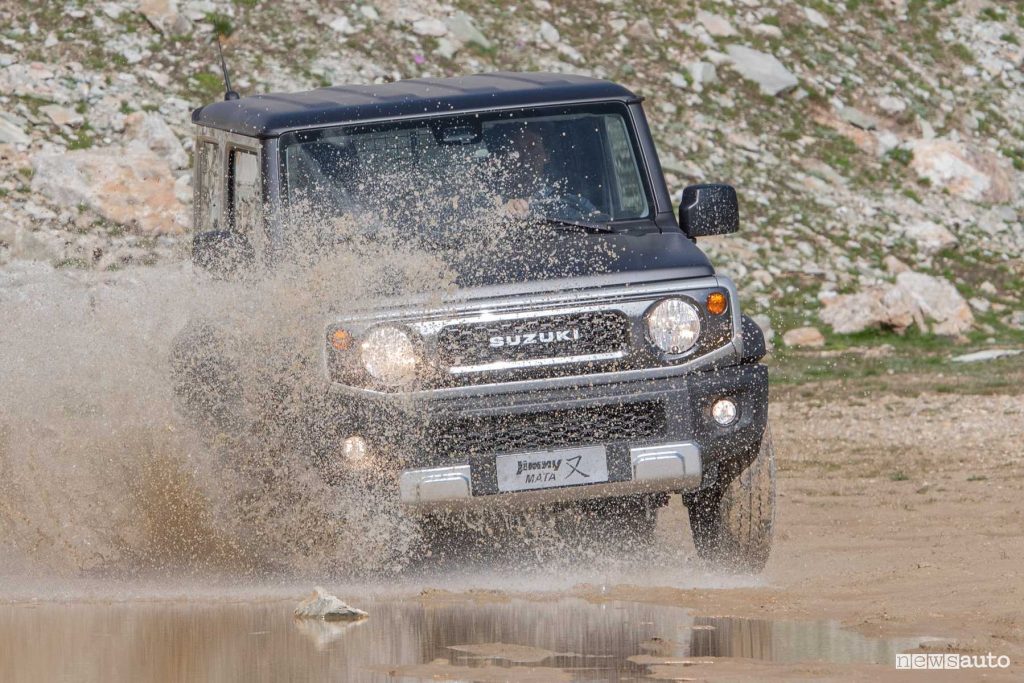 Suzuki Jimny Mata in off road