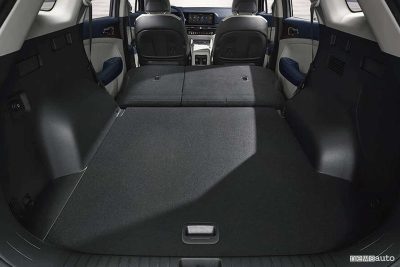 Kia Sportage 2025 bagagliaio abitacolo
