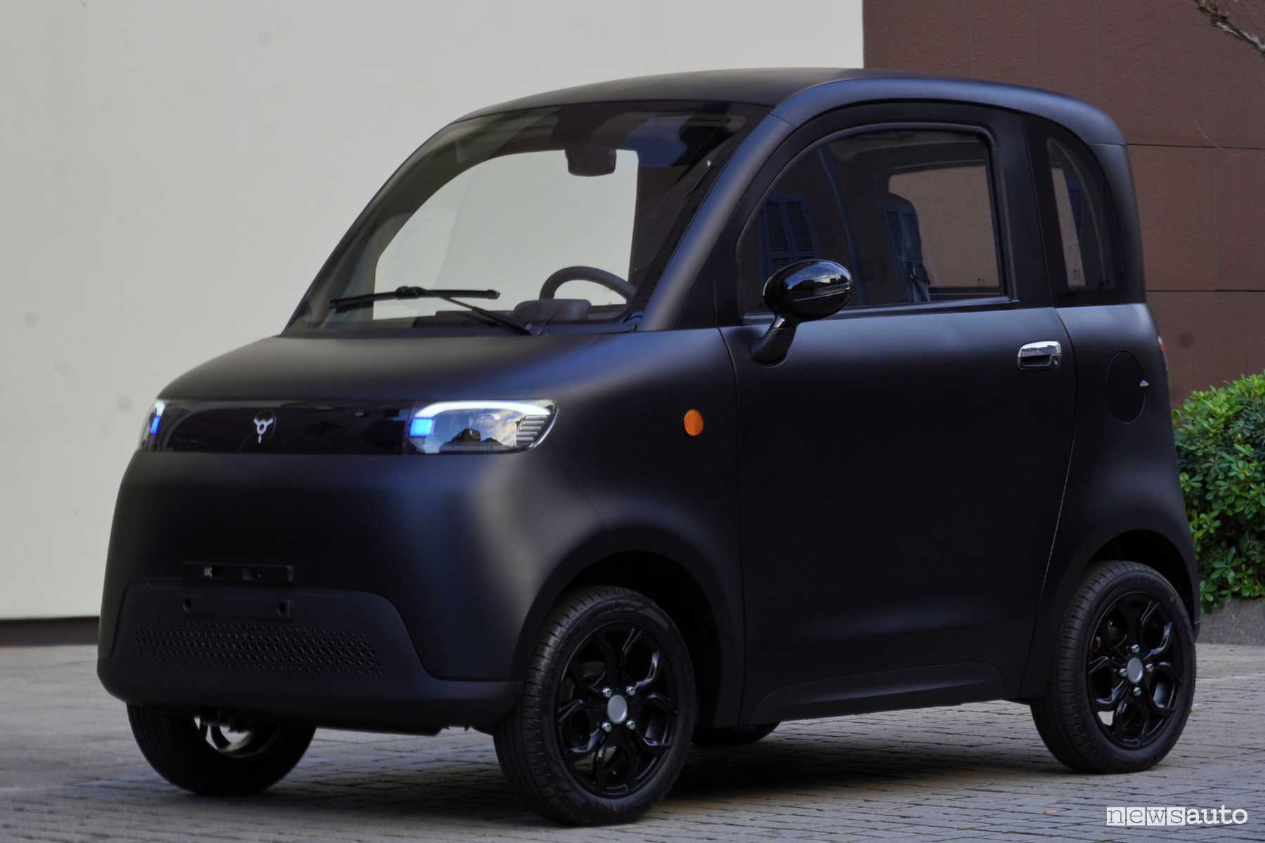 Microcar elettrica, autonomia e prezzo della Desner A05