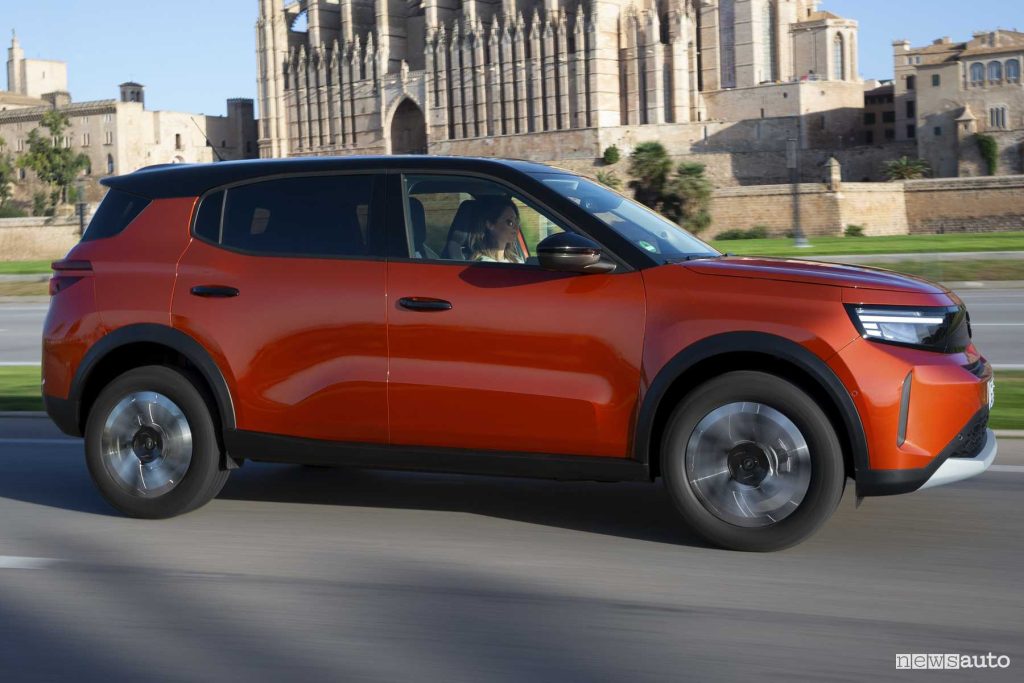 Opel Frontera su strada