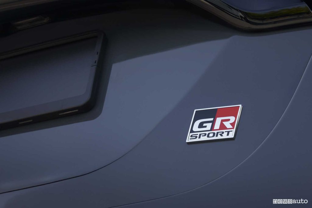 Toyota Yaris 2025 logo GR Sport