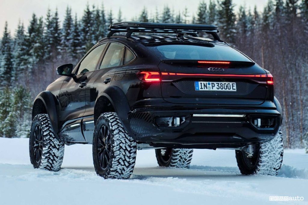 Audi Q6 e-tron offroad concept posteriore 3/4