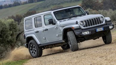 Jeep Wrangler Sahara JLU 2.0 in sottosterzo sullo sterrato