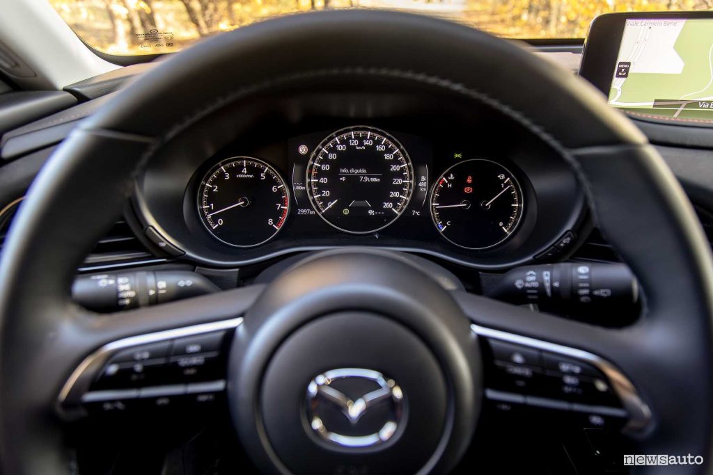 Mazda CX-30 2025 display quadro strumenti