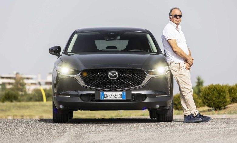 Giovanni Mancini tester della Mazda CX-30 Homura