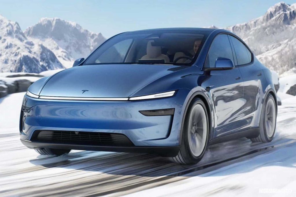 Tesla Model Y 2025 in azione sulla neve