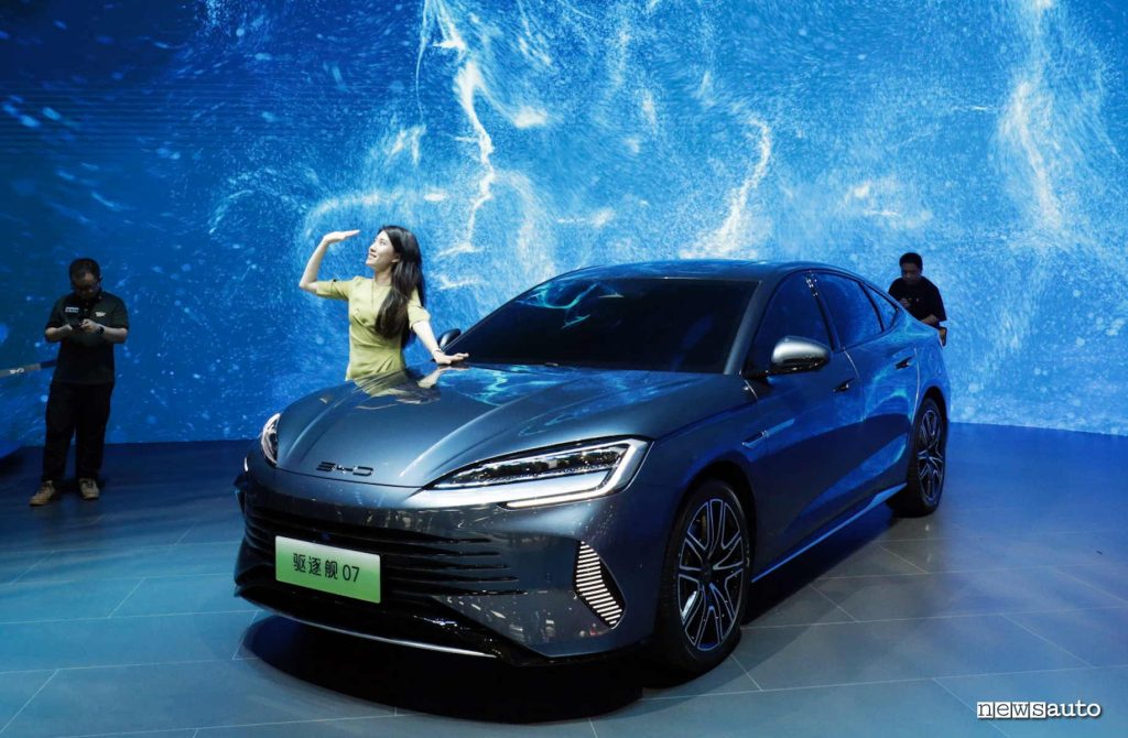 Un'auto cinese della BYD che dovrà pagare i dazi alla Ue se arriverà dalla Cina