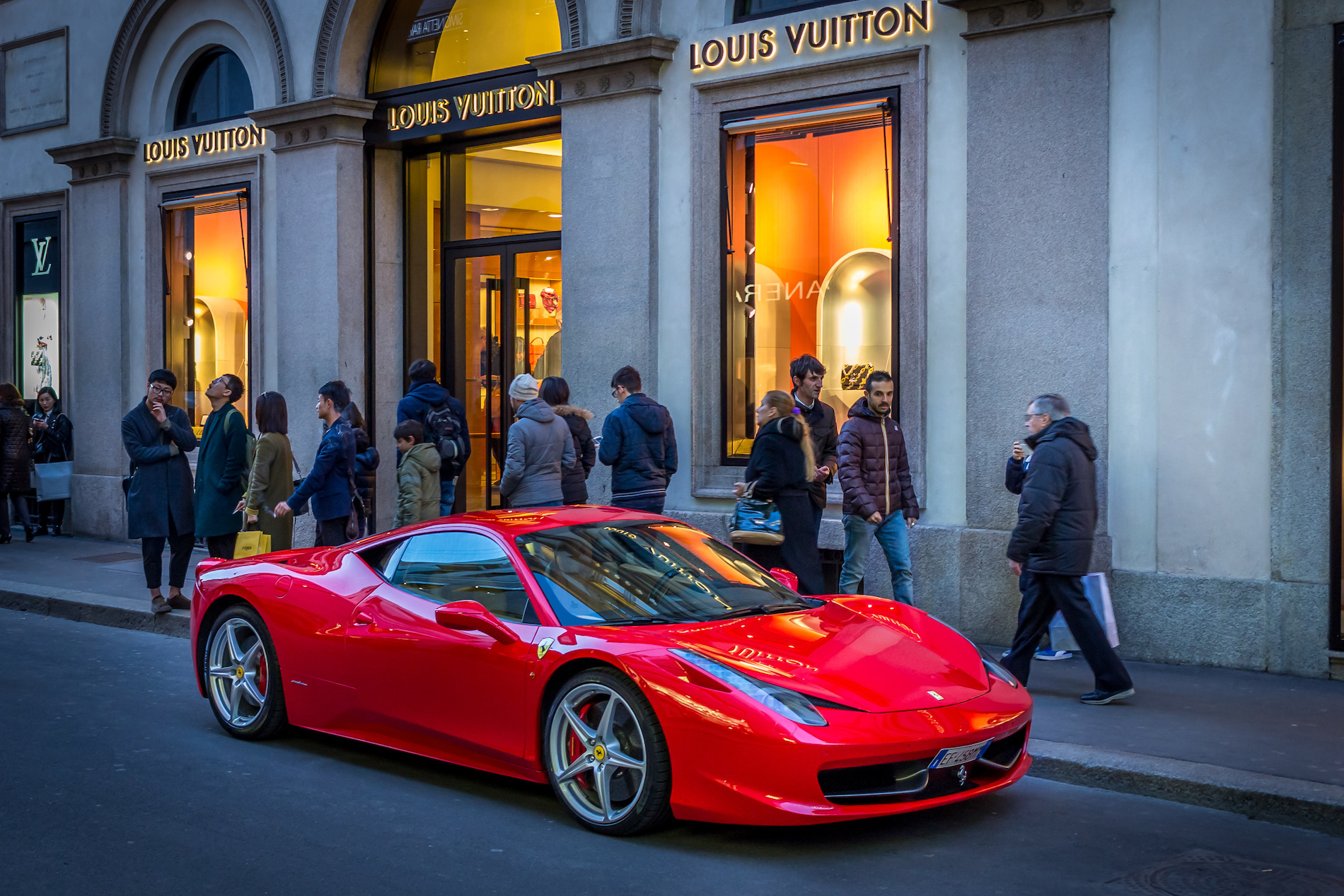 Milano dice basta alle auto: il Quadrilatero chiuso da fine gennaio