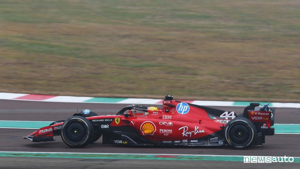 Lewis Hamilton test Ferrari SF-23 sulla Pista di Fiorano