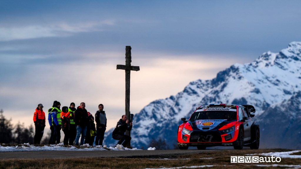 Rallye Monte-Carlo 2025 Adrien Fourmaux su Hyundai i20N Rally1