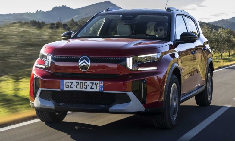 Citroen e-C3 Aircross Max su strada