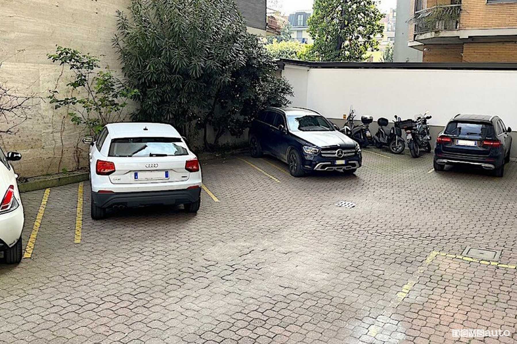 Parcheggio condominiale con delibera assembleare: serve l’unanimità 