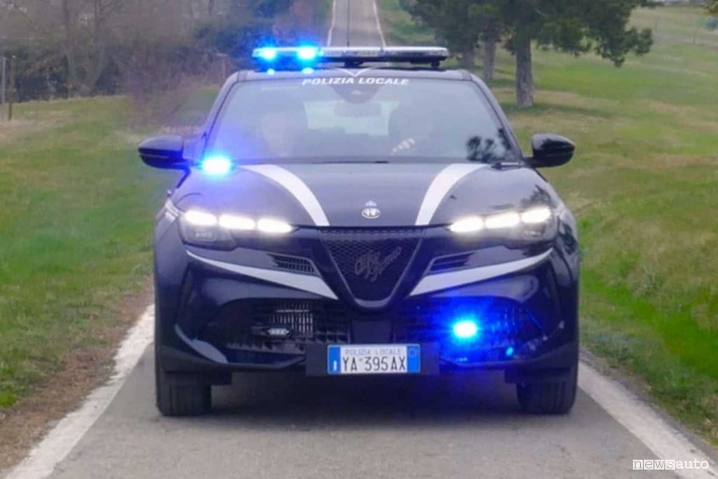 Alfa Romeo Junior allestita per la Polizia Locale